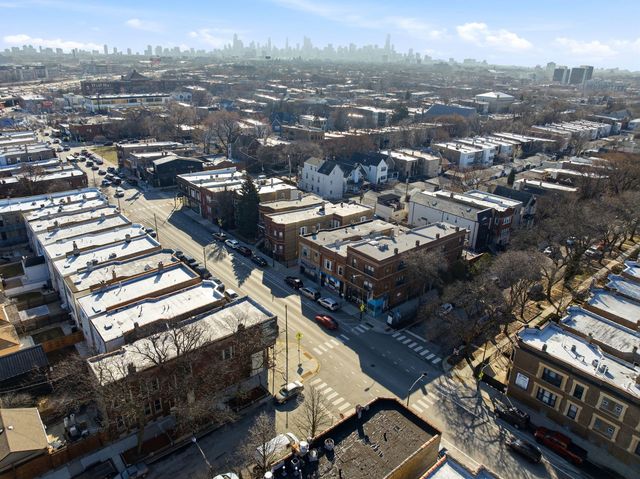 2923 W Diversey Avenue, Chicago, IL 60647