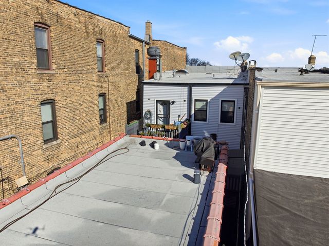 2923 W Diversey Avenue, Chicago, IL 60647