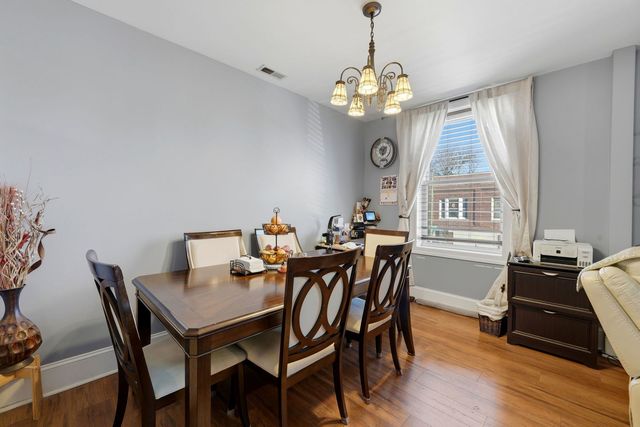 2923 W Diversey Avenue, Chicago, IL 60647