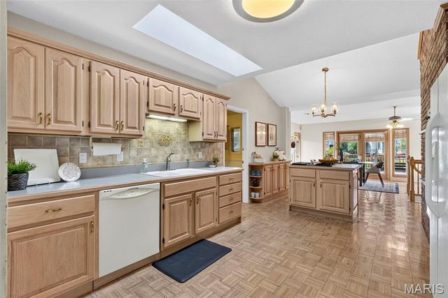 2549 Schnell Drive, St Louis, MO 63129