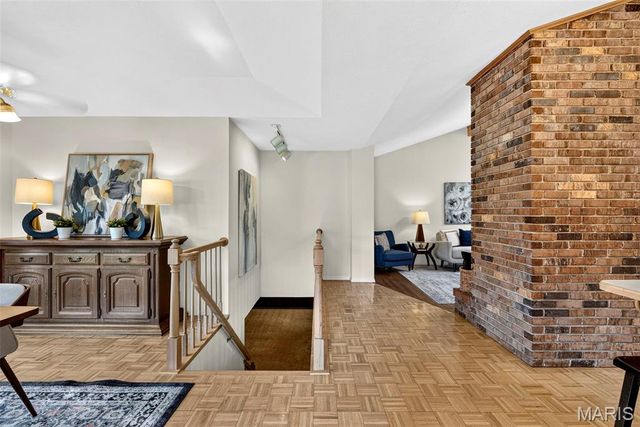 2549 Schnell Drive, St Louis, MO 63129