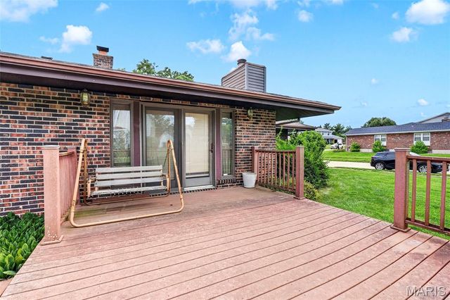 2549 Schnell Drive, St Louis, MO 63129