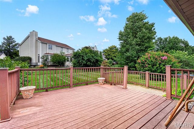 2549 Schnell Drive, St Louis, MO 63129