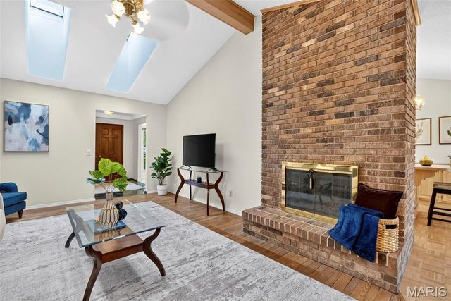 2549 Schnell Drive, St Louis, MO 63129