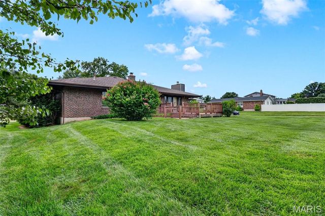 2549 Schnell Drive, St Louis, MO 63129