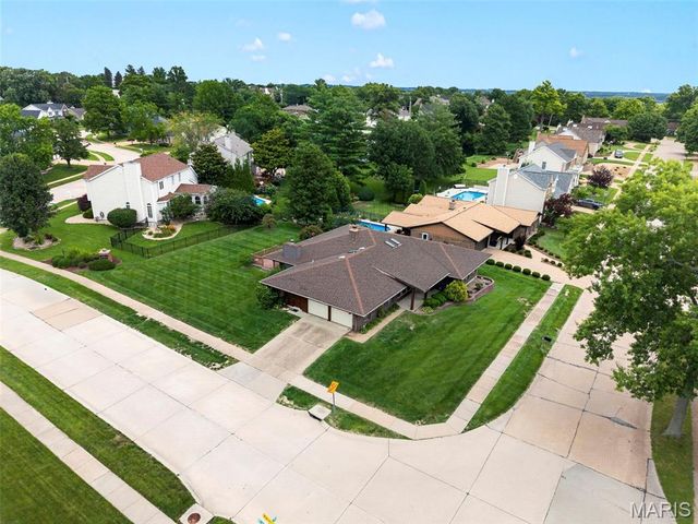 2549 Schnell Drive, St Louis, MO 63129