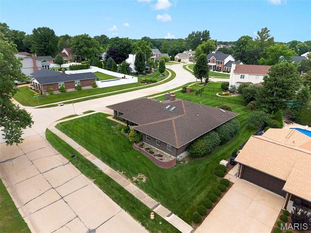 2549 Schnell Drive, St Louis, MO 63129