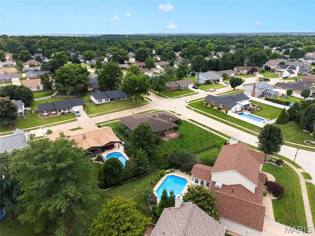 2549 Schnell Drive, St Louis, MO 63129