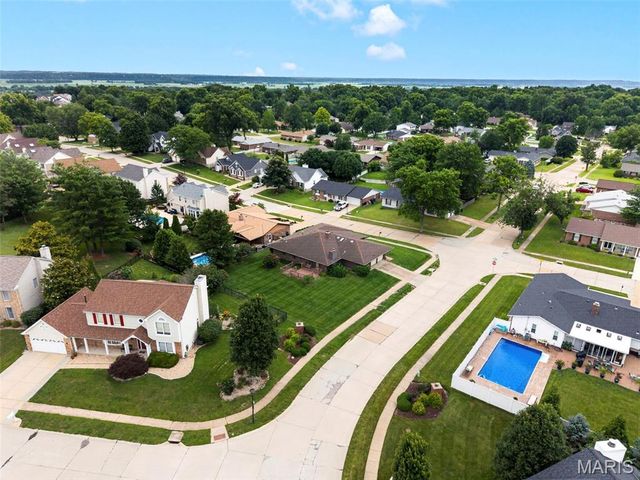 2549 Schnell Drive, St Louis, MO 63129