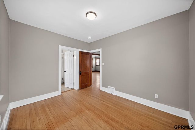 2855 Newport Avenue, Omaha, NE 68112