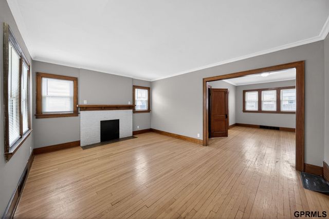 2855 Newport Avenue, Omaha, NE 68112