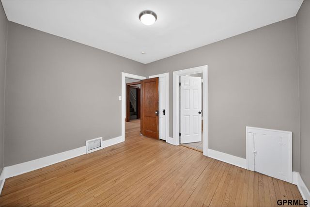 2855 Newport Avenue, Omaha, NE 68112