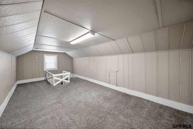 2855 Newport Avenue, Omaha, NE 68112