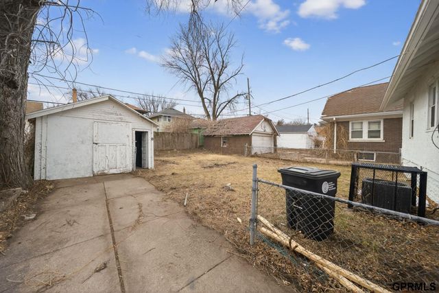 2855 Newport Avenue, Omaha, NE 68112