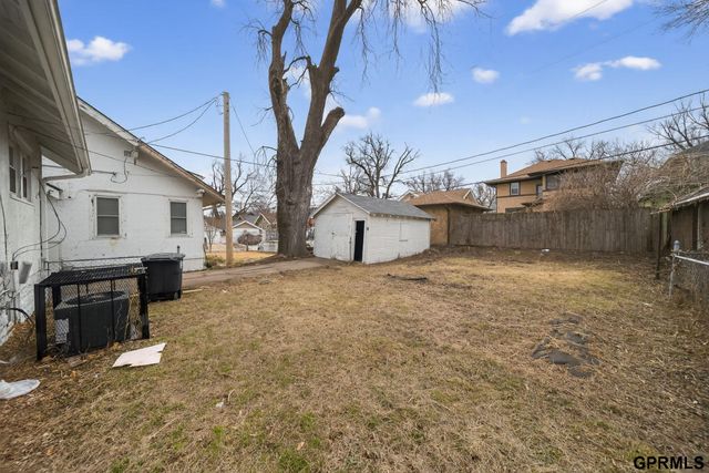 2855 Newport Avenue, Omaha, NE 68112