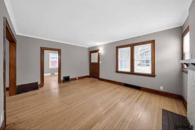 2855 Newport Avenue, Omaha, NE 68112