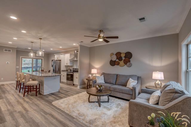 100 Platinum Drive, Frankfort, KY 40601