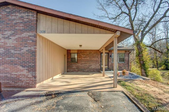308 BOBBIE Drive, Belleville, IL 62226