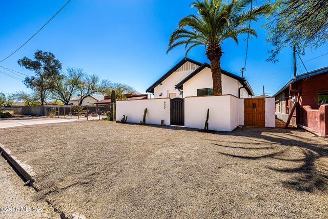 930 S 8th Avenue, Tucson, AZ 85701