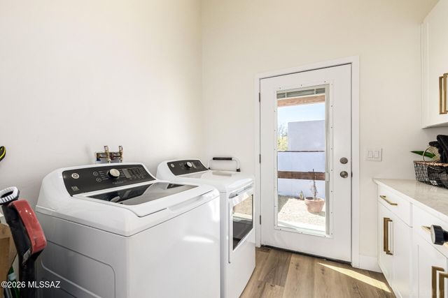 930 S 8th Avenue, Tucson, AZ 85701