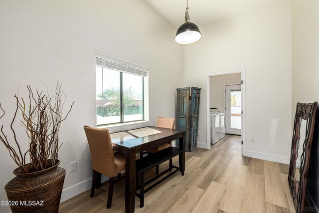 930 S 8th Avenue, Tucson, AZ 85701