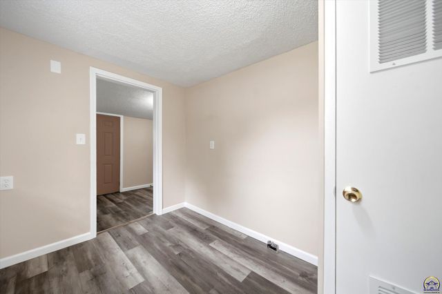 2543 SE Wisconsin AVE, Topeka, KS 66605
