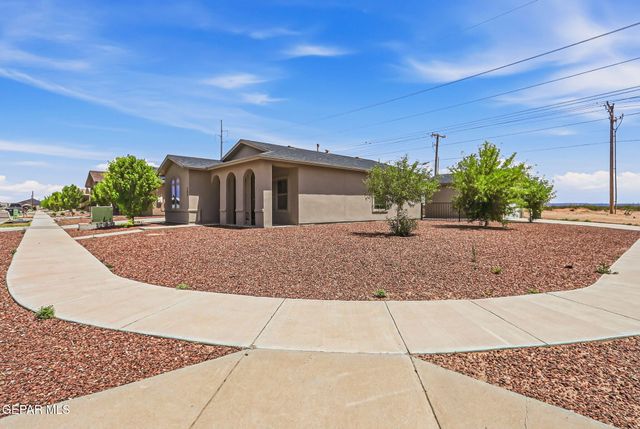 204 Dora Baltea Place, Horizon City, TX 79928