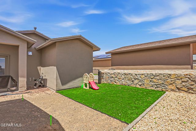 204 Dora Baltea Place, Horizon City, TX 79928