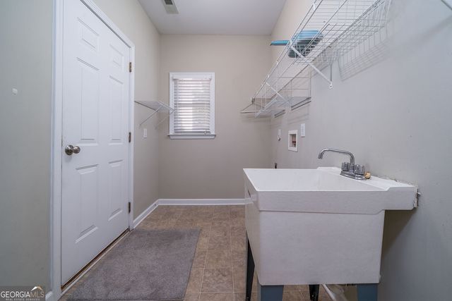 850 Highcrest Drive, Acworth, GA 30101