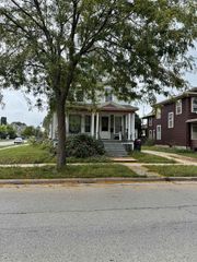 140 W 4TH STREET, Fond Du Lac, WI 54935