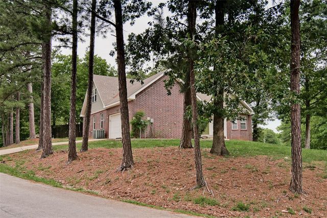 2 Brighstone Lane, Bella Vista, AR 72715