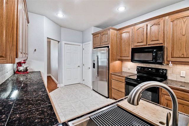 2 Brighstone Lane, Bella Vista, AR 72715