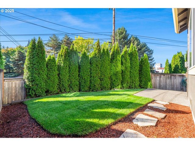 3962 Se DISCOVERY St, Hillsboro, OR 97123