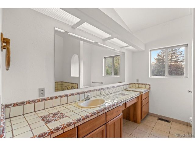 12868 Cottonwood Rd, Littleton, CO 80127