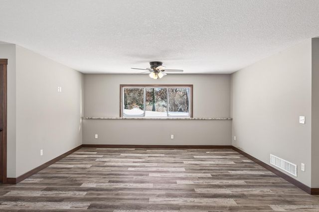 25882 101st Street NW, Zimmerman, MN 55398