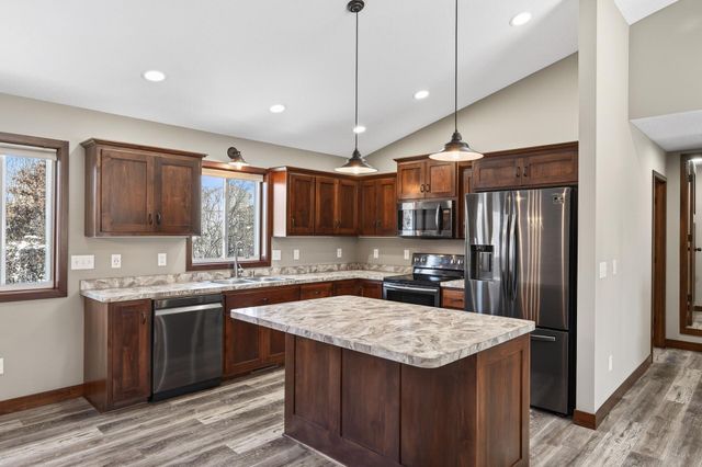 25882 101st Street NW, Zimmerman, MN 55398