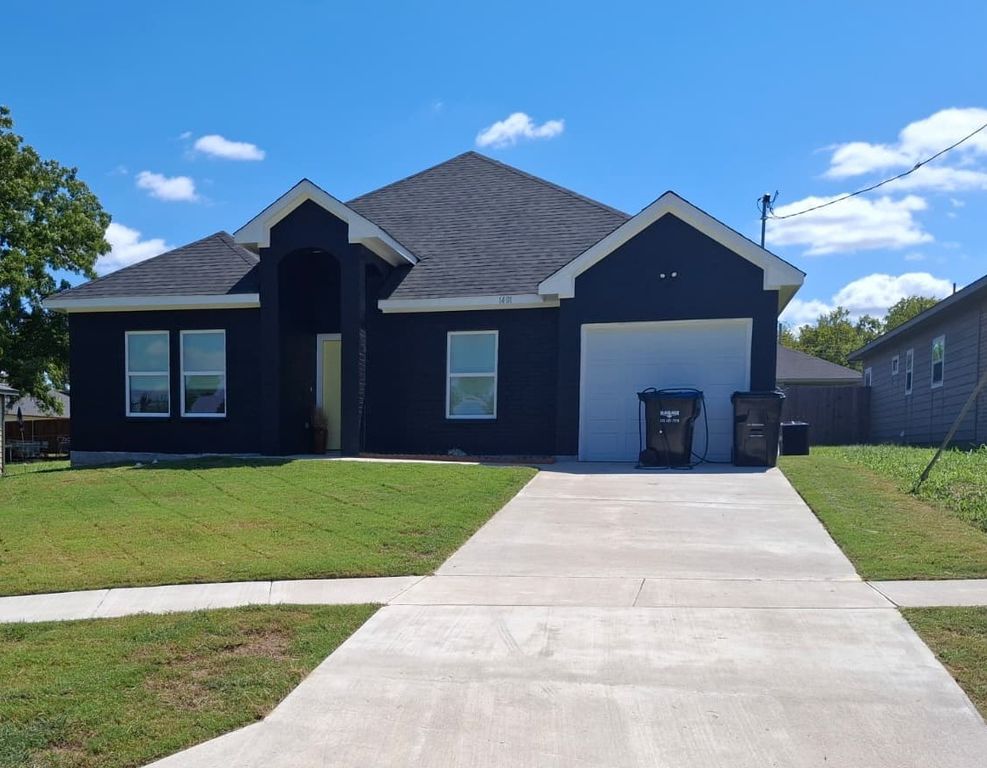 1401 Marshall Street, Greenville, TX 75401