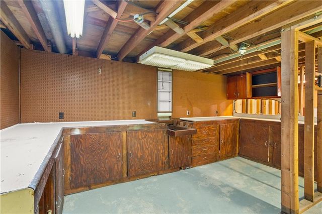 303 SW 5th Street, Blue Springs, MO 64014