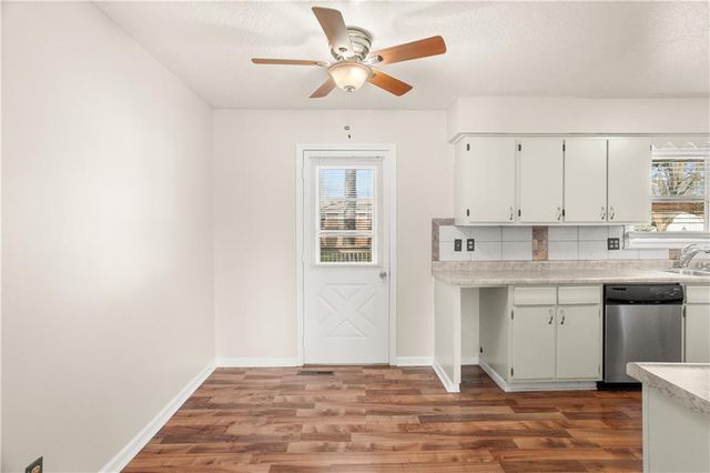 303 SW 5th Street, Blue Springs, MO 64014