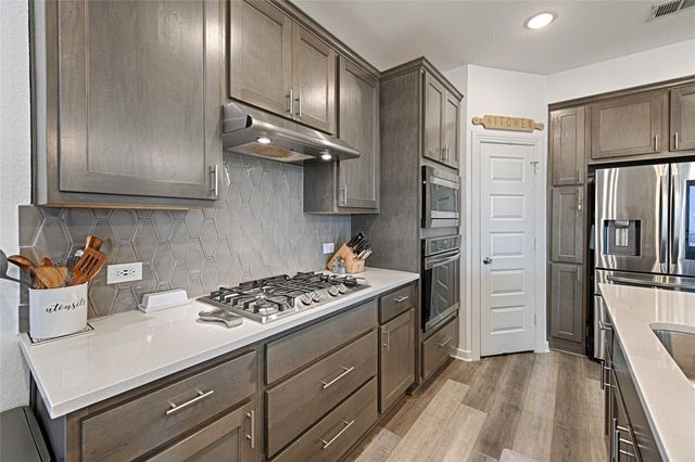 3501 Hunter Street, Aubrey, TX 76227
