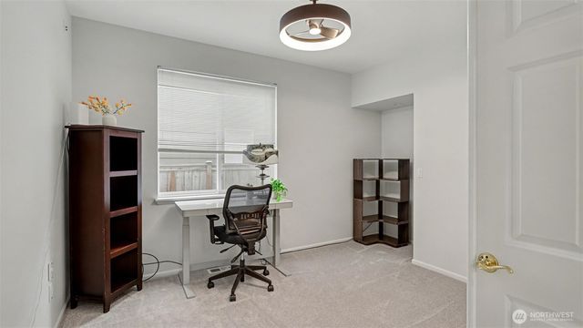 18637 172nd Place SE, Renton, WA 98058