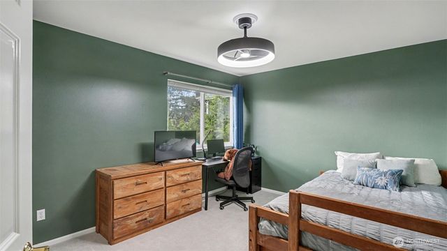 18637 172nd Place SE, Renton, WA 98058