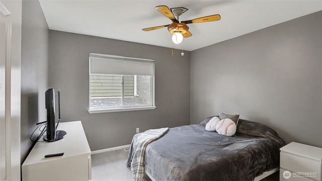 18637 172nd Place SE, Renton, WA 98058