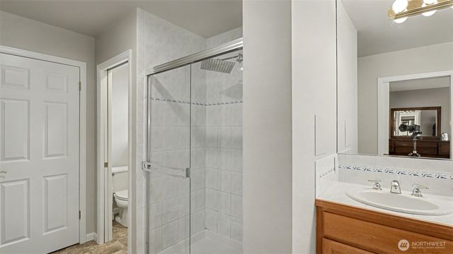 18637 172nd Place SE, Renton, WA 98058