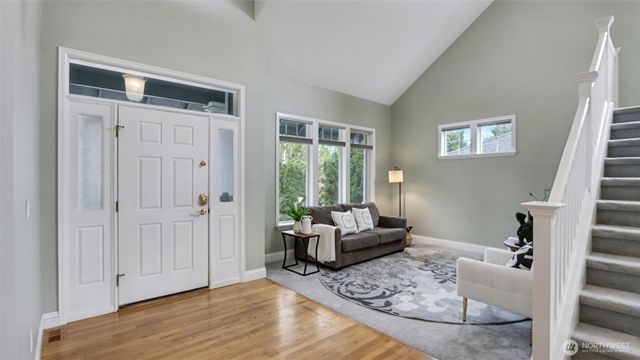 18637 172nd Place SE, Renton, WA 98058