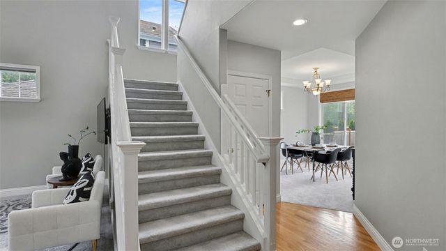 18637 172nd Place SE, Renton, WA 98058