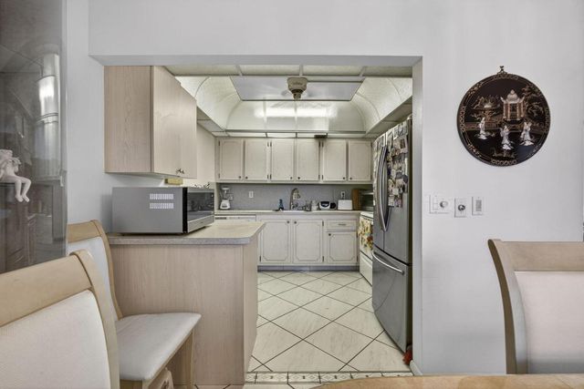 330 Wellington G, West Palm Beach, FL 33417