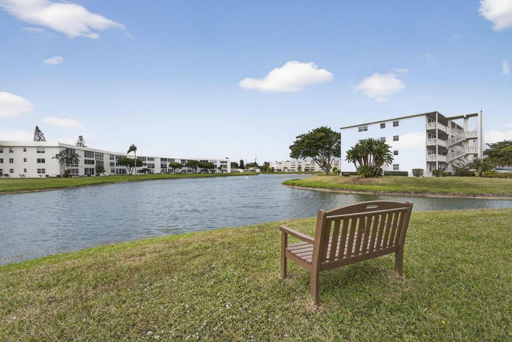 330 Wellington G, West Palm Beach, FL 33417