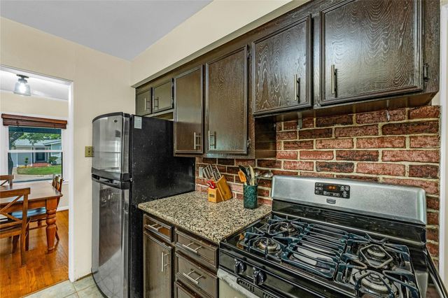 115 Whiting Street, Galveston, TX 77550