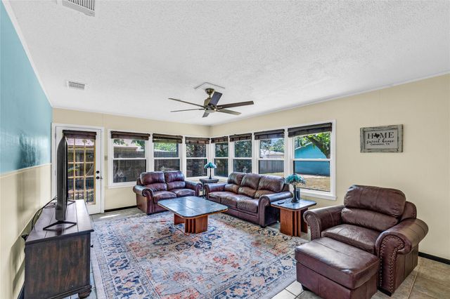 115 Whiting Street, Galveston, TX 77550